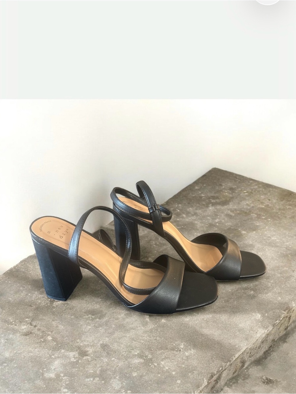 Black ankle strap Block Heel pumps sz 10